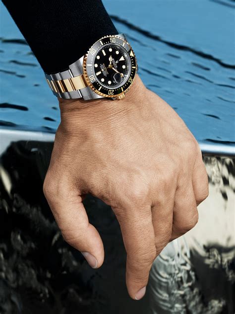 rolex sea dweller on wrist